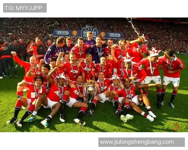 足球明星经典合照高清合集展现足坛传奇瞬间与辉煌时刻